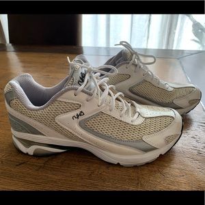 Brand new pair Ryka tennis shoes